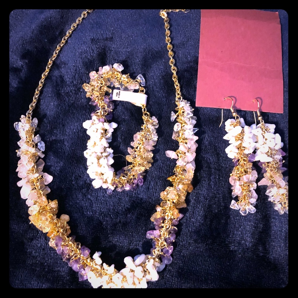 Gorgeous stone jewelry set